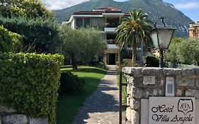 Albergo Villa Angela  3*